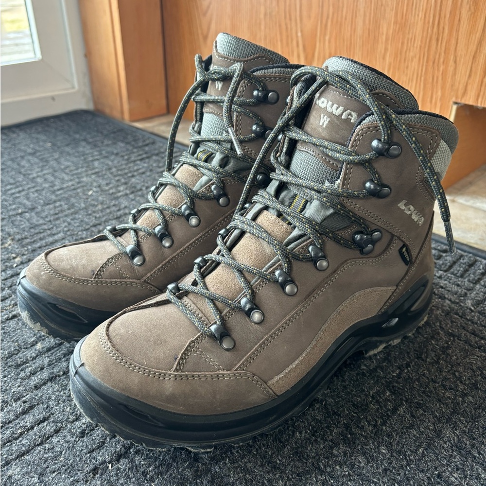 Lowa Women's Renegade GTX Hiking Boots